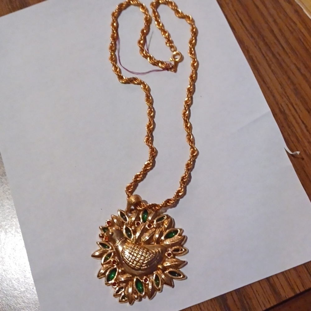 Sarah Coventry 1978 Christmas Partridge pendant necklace, gold toned